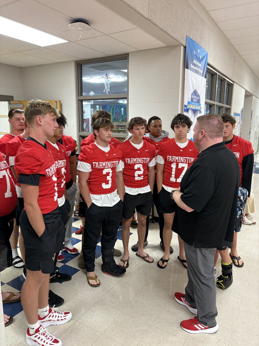 Coach Tice &amp; the <a href="/Farm_Cardinals/">Farmington_Football</a> season ended 9-3 in a tough back &amp; forth battle with Joe T. Couldn’t be more proud of the fight to the end from our team. Felt like watching a heavyweight fight.

These seniors won 21 over the last 2 yrs &amp; played for a state championship. #ESED
