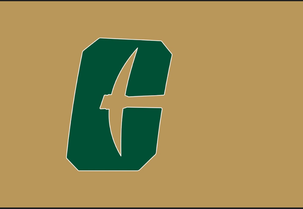 21__sbg's tweet image. I’m blessed to receive an offer from the University of Charlotte⛏️
@Coach_TBell @CoachSkelton06 @NewtonFBRecruit @KOlms85 @CovNewsSports @ChadSimmons_ @Rivals @RivalsHS @CoachHARDen52 #outworkeveryone