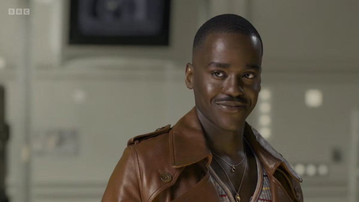 Phoenix2wenty4's tweet image. I love that Gatiss intentionally filmed this on green screen and kept the blank plates so a new actor could be added in with each anniversary

And RTD honoured that plan