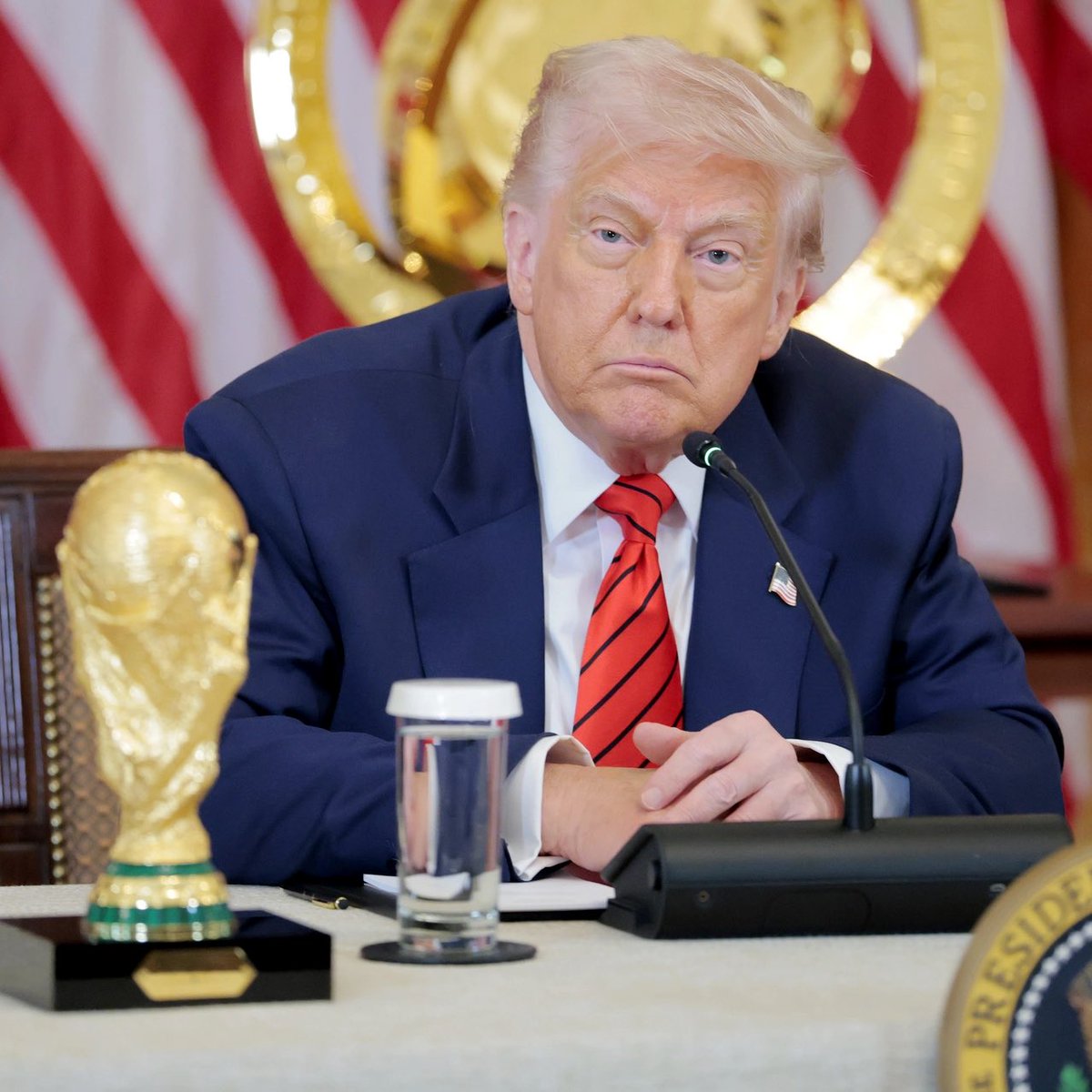 centregoals's tweet image. 🚨🚨| NEW: Donald Trump will NOT grant entry for Haiti fans hoping to travel to the USA to follow their team at 2026 World Cup.

Only the Haitian players, their immediate family, and the entourage will be given entry into the US, as per the State Department.

[@politico]