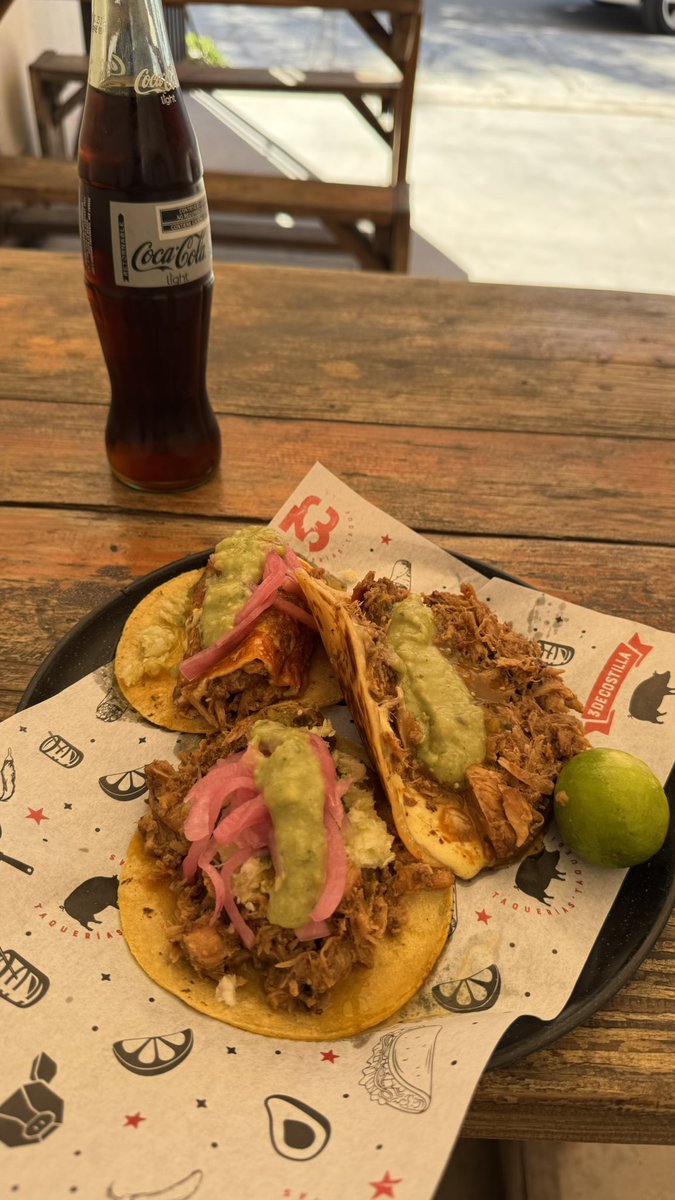 ElMuchachoDeLosTacos tweet media