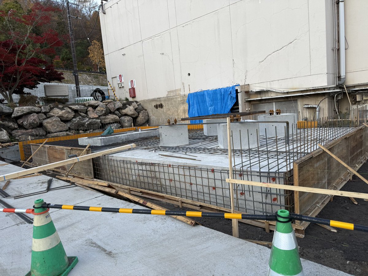 lomi0214's tweet photo. 久々に載せます。
ここで繋いだ縁が 形になり
こんな自分でも 自分を 認めて 付いてきてくれる人が出来ました。
言葉では伝えた事ありませんが
いつも感謝してます。
個人事業主から法人にしたり、色々ありました。(^_^;)
まだまだこれからと思い、頑張っています。^_^ https://t.co/Q1GQOmAkTK