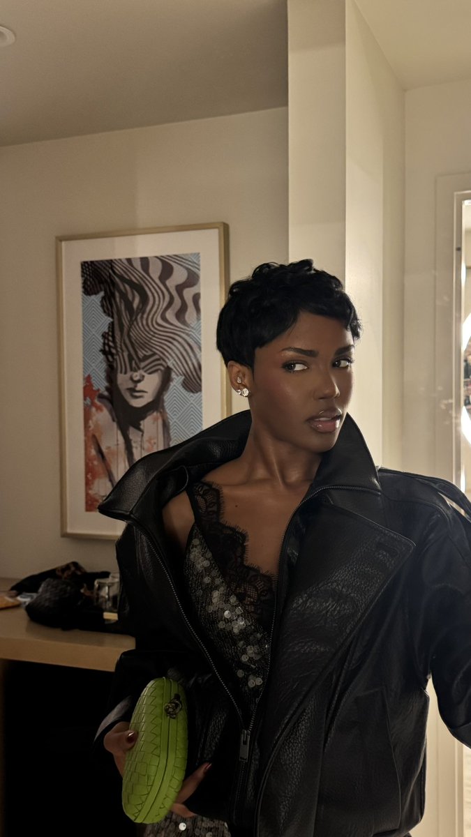 evssofficial_'s tweet image. 😮‍💨