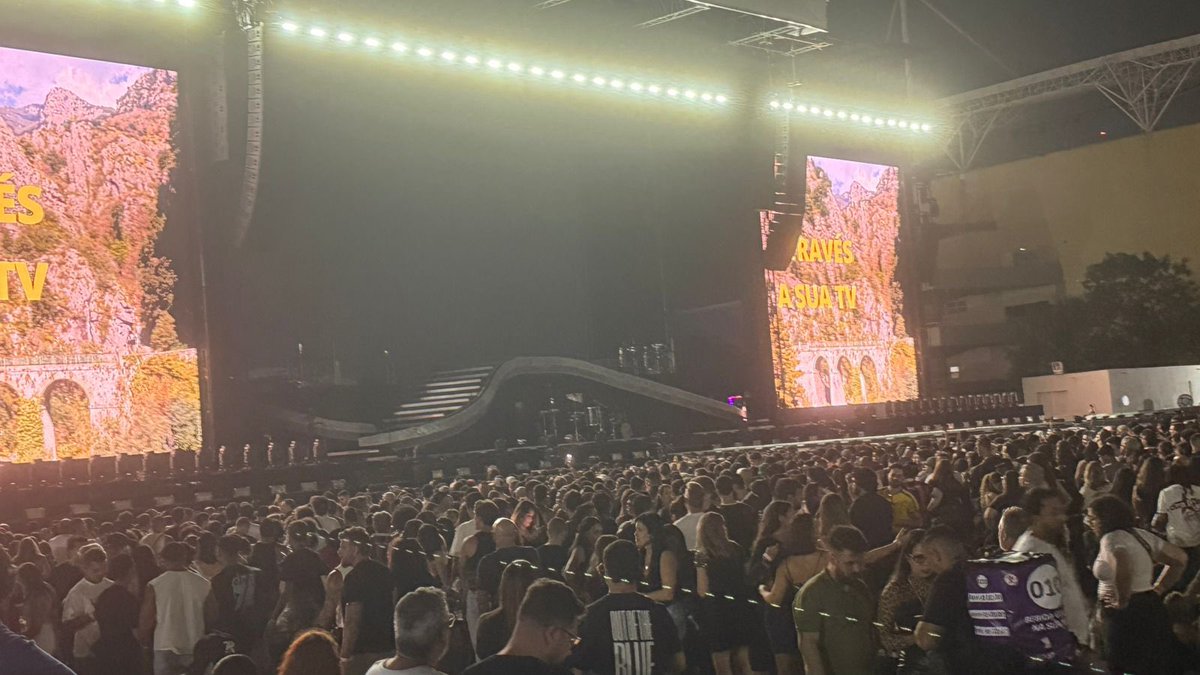 scarpenterbr's tweet image. eles não sabem mas eu sou o sabrina carpenter brasil e vim ajudar nossa menina dua lipa a LOTAR