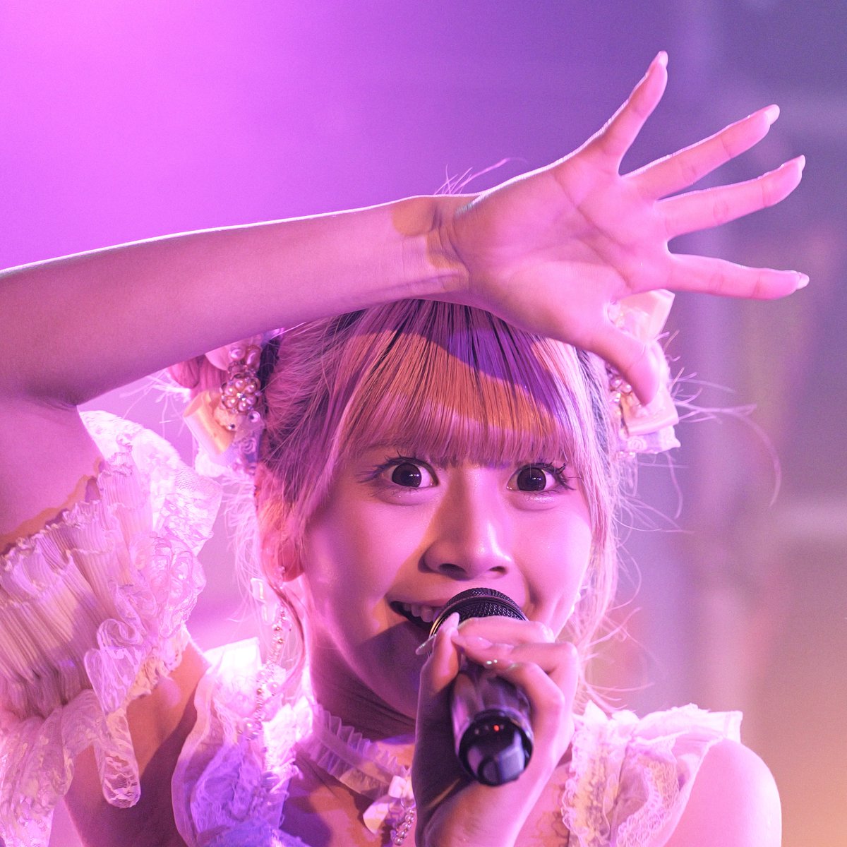 ニッコニコからシュッとした表情まで 魅力の幅が広すぎる💙 #ラフラフ