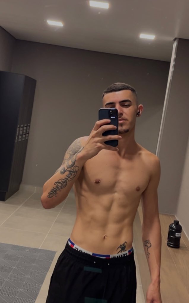 gazinpr's tweet photo. Tá calor aí?🥵 https://t.co/yrW4C5RVZE