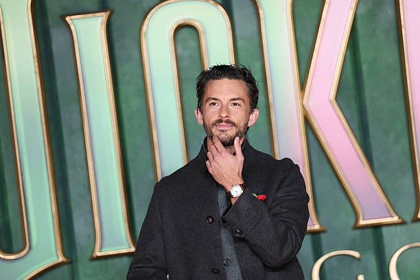 Jonathan Bailey Hourly (@jbaileyhourly) on Twitter photo 