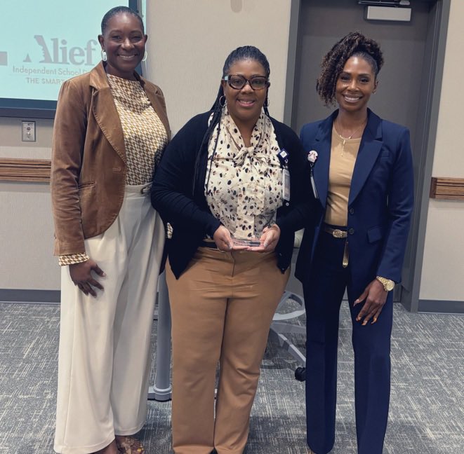 ExplorersCol's tweet image. Congratulations to our amazing campus leader Dr. Mytra Cunningham,  honored with Alief ISD Executive Leadership Award 2025! @MytraCunningham