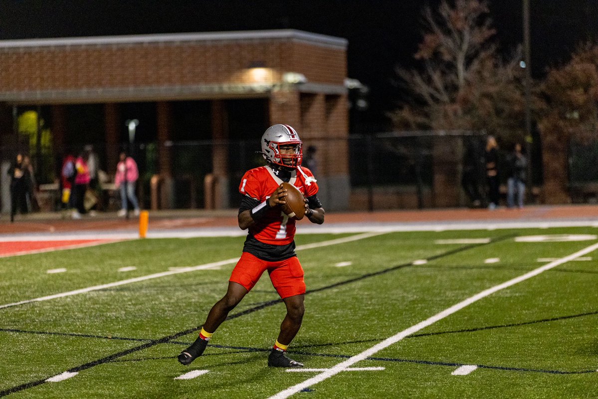 Senior Season highlights 
hudl.com/v/2SxnBW
^^💰💰
ATH