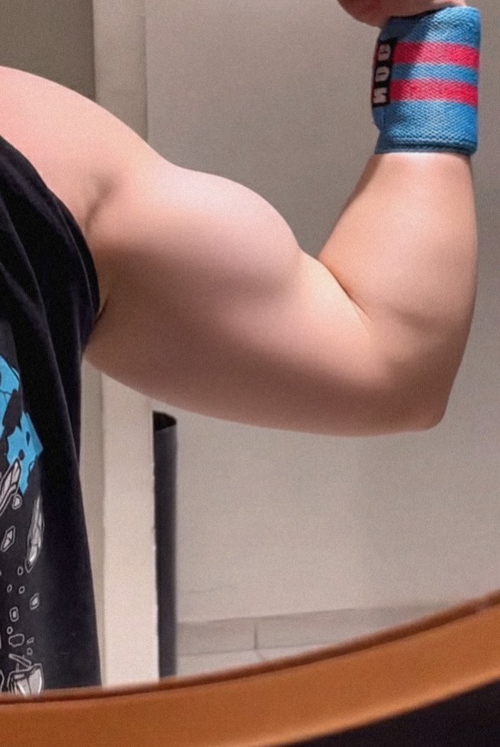 b4xgi's tweet image. será que dá pra chamar de grandes e fofos?