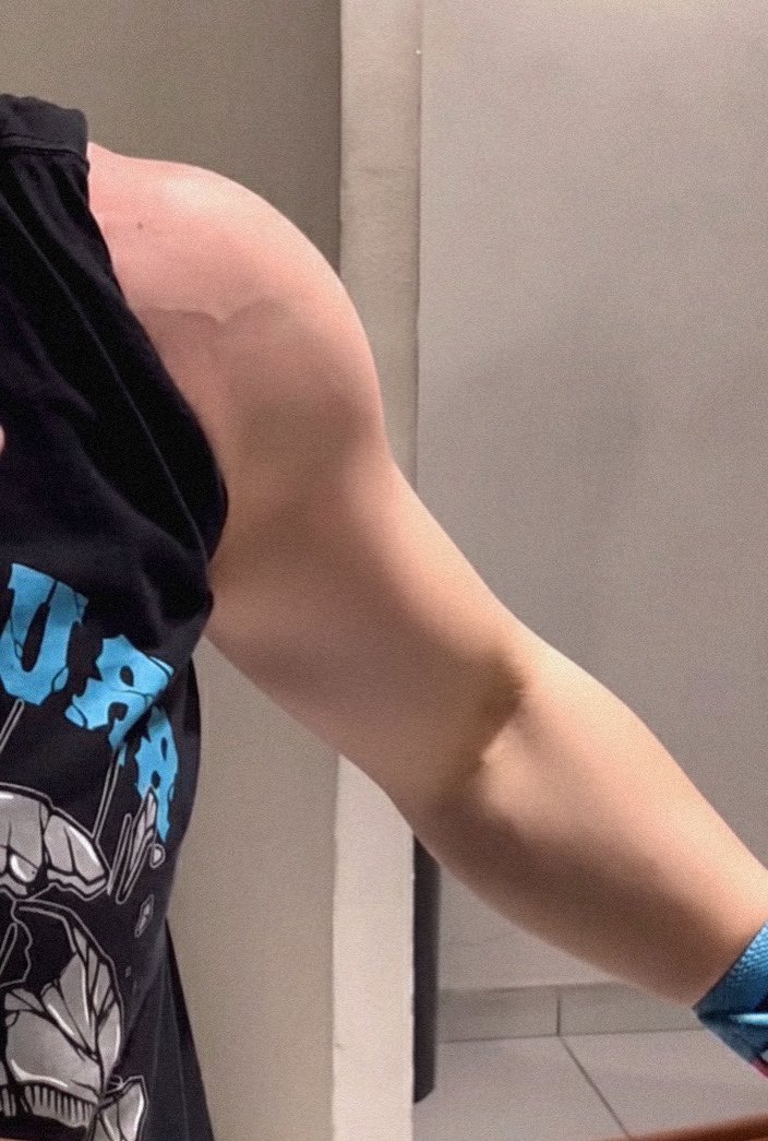 b4xgi's tweet image. será que dá pra chamar de grandes e fofos?