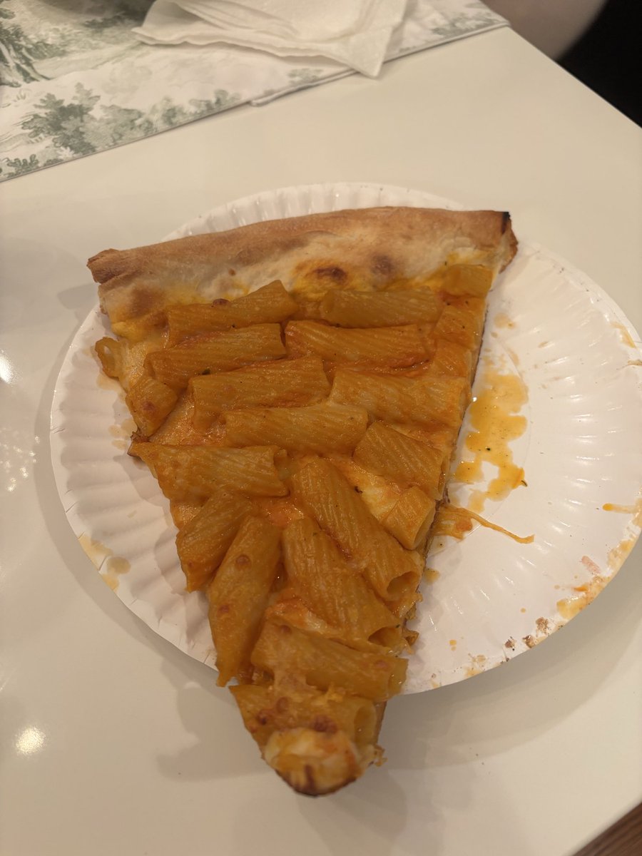 feelmyrath36's tweet image. Back in NJ, I’ll take one pasta slice please #expand