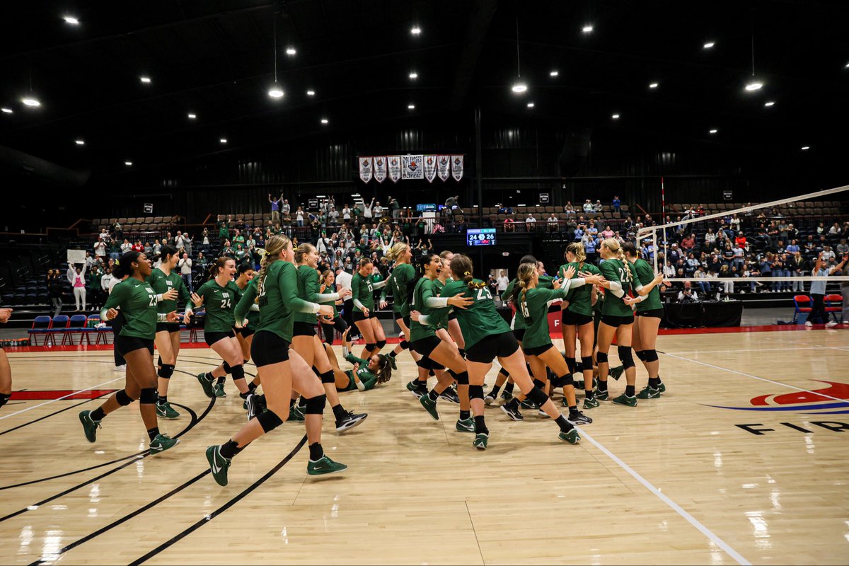 OBU_Volleyball's tweet photo. All the feels! 🦬 🏆 🏐
#OnToVictory #GACchamps https://t.co/uUFNHkljoN