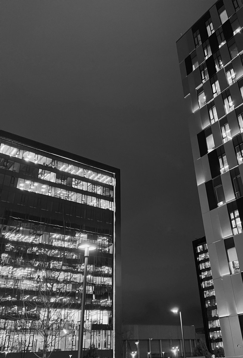 katusha_rukos's tweet image. Evening offices • Moscow

#arhitecture  #bwarchitecture 
#architecturephoto #moscow #москва
#архитектура