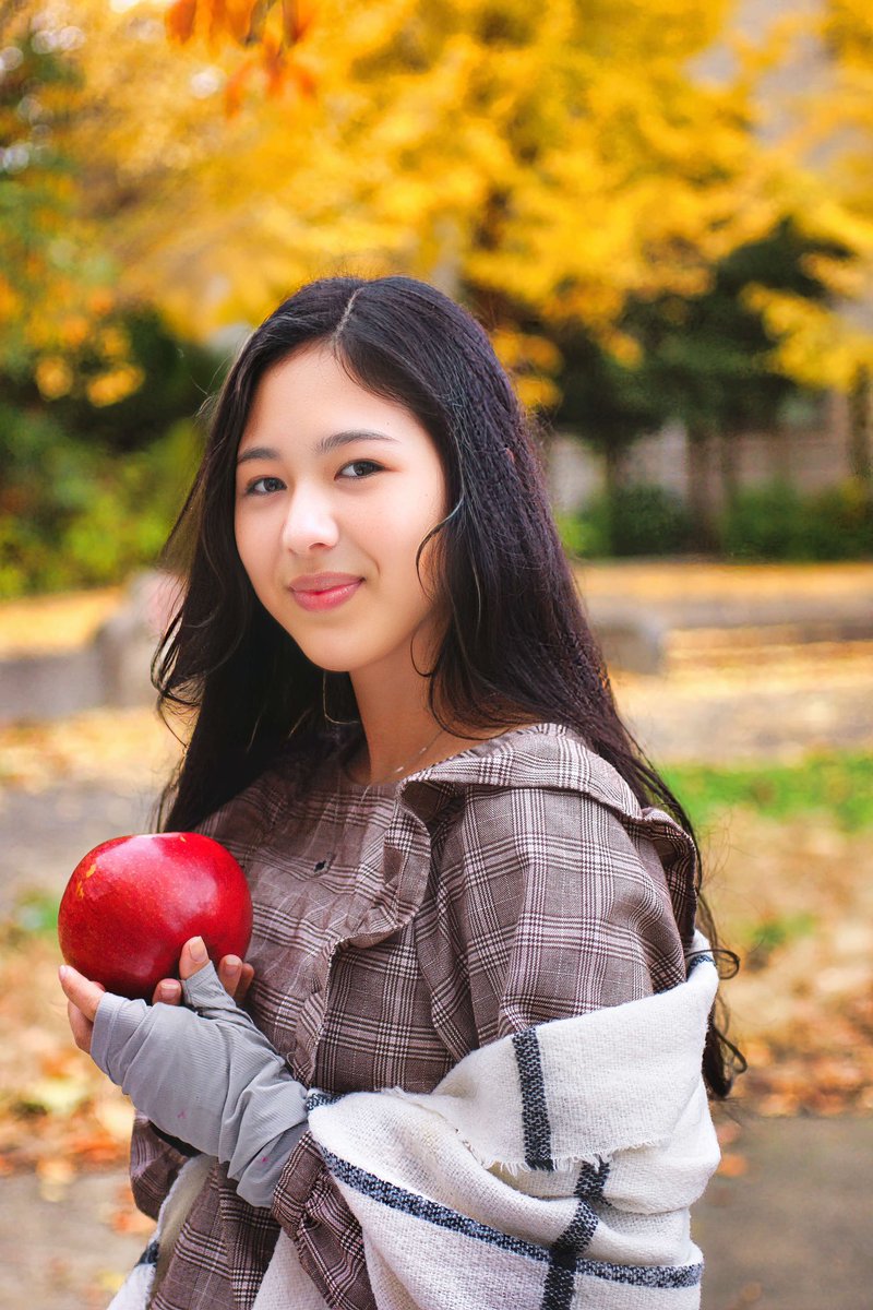 明日は今年最後の紅葉撮影を楽しもう🍂　

model:Emma
photo by <a href="/ontheturnigaway/">レインボウマン</a> 

cool-niigata.com/reservation/ev…

#赤毛のアンオマージュ撮影会