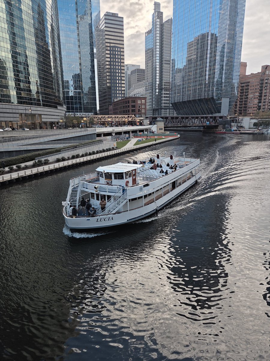 Ms. LuvyK tweet media