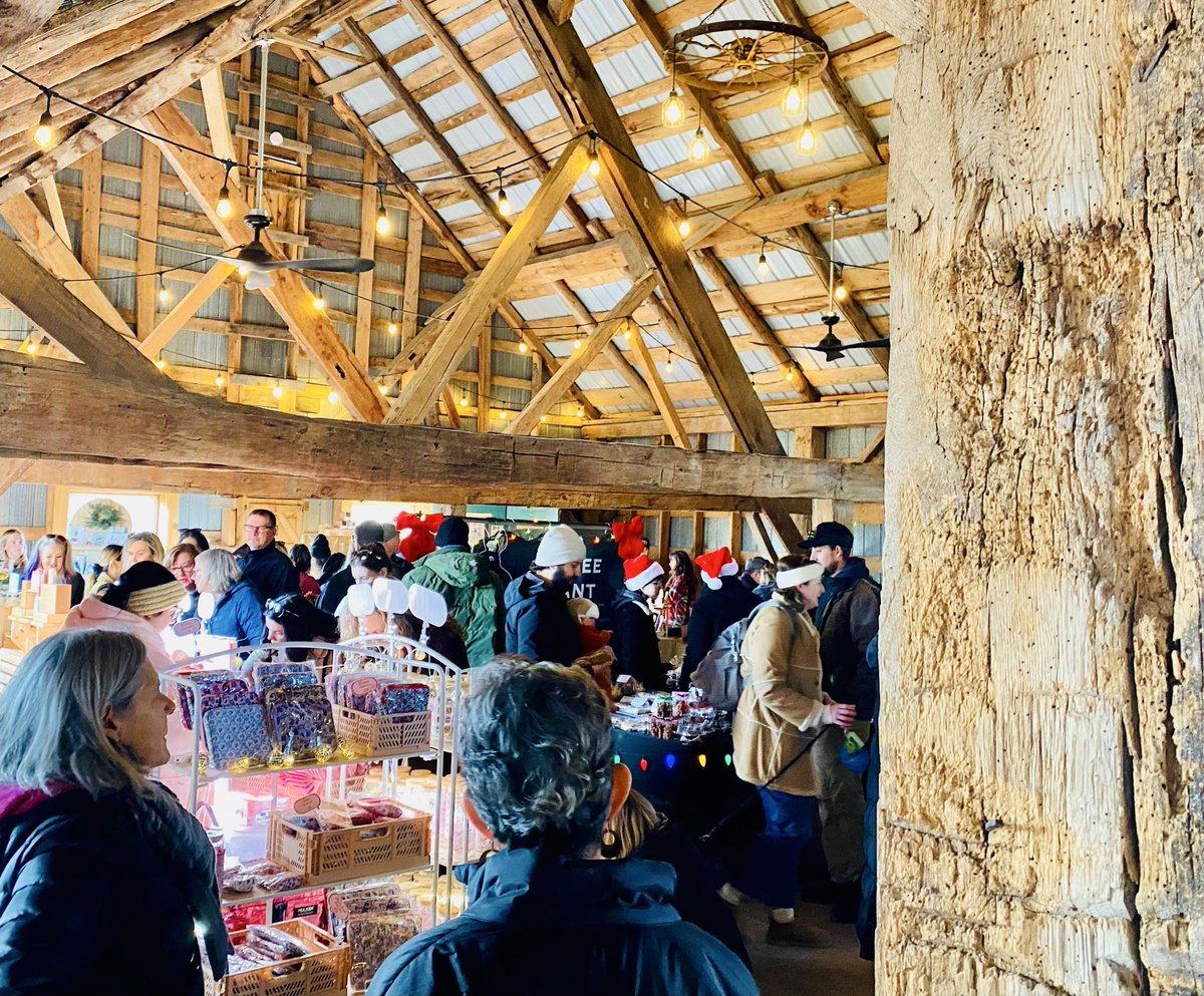 VisibleThink's tweet image. Kicking off the festive season on the farm at the yearly Holiday Market hosted by Mackinnon Brothers Brewing @LOYTWP  
Jingle bells, local all the way and yes that is a wall of beers behind me….