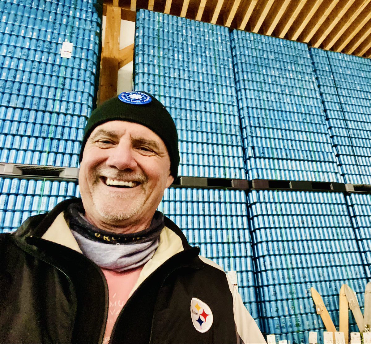 VisibleThink's tweet image. Kicking off the festive season on the farm at the yearly Holiday Market hosted by Mackinnon Brothers Brewing @LOYTWP  
Jingle bells, local all the way and yes that is a wall of beers behind me….