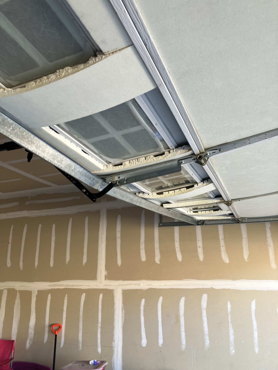 ProLiftDoorsCOS's tweet image. Our team at ProLift Garage Doors of East Colorado Springs was called in to upgrade a damaged garage door with a brand new installation. 
✅ Replaced broken panels
✅ Installed new windows for natural light
✅ Sealed edges for energy efficiency

#coloradosprings