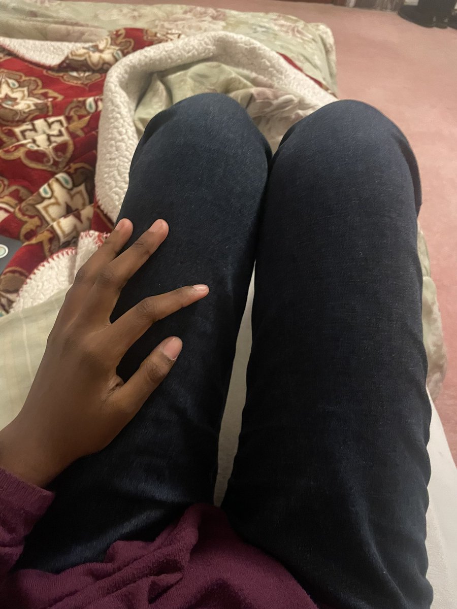 TheDemiDevil3's tweet image. Do I looks even remotely thin..? I’m just so average 😞 ugliest BMI 19.5 everrrr #edtwt