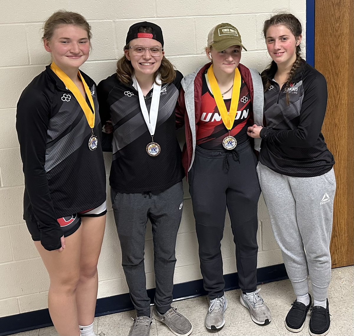 CoachHoskins59's tweet photo. Great start to the season!  Chloe Richardson finishes 5th, going 2-2.  Danyka Lonsberry finishes 3rd, going 3-2.  Kaitlyn Kuelker and Alex Dierberg each finish 2nd, both 4-1 on the day!  Great Job Wildcats! https://t.co/1zeCBMemn5