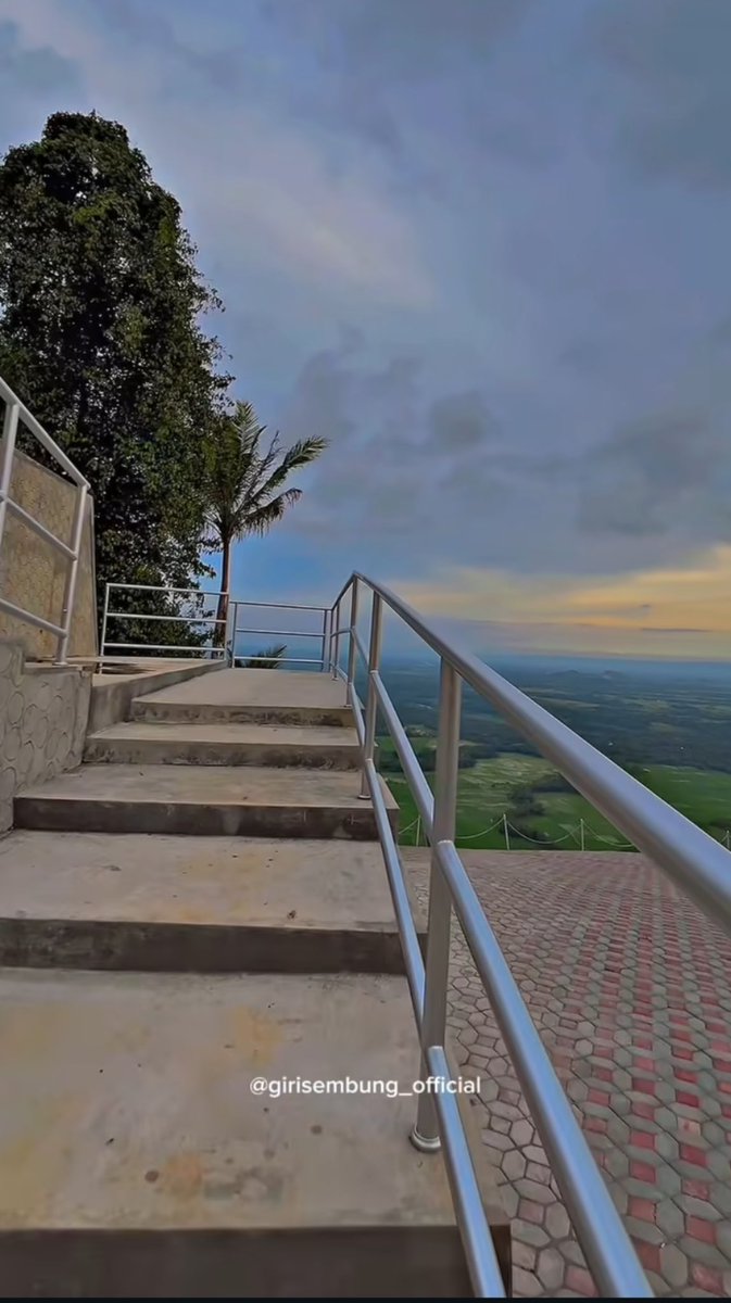 panoramaKP's tweet image. ● Spot SENJA dan SUNRISE di Kalibawang, Girisembung.

● Foto dikirim oleh : @girisembung_official
● Lokasi : Girisembung, Kapanewon Kalibawang, Kulon Progo, Yogyakarta.
#panoramakulonprogo
#kulonprogo
#jogja