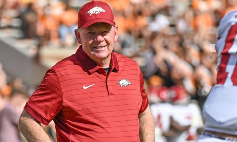 wadelentz's tweet image. Man… my heart hurts for the Razorbacks tonight.
And honestly, I feel really sorry for Bobby Petrino.

I was pulling for him. I wanted him to win so badly! After his ugly exit in 2011, I wanted this to be a redemption story, a story of grace and second chances with a storybook…