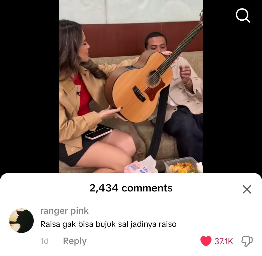 aza tweet media