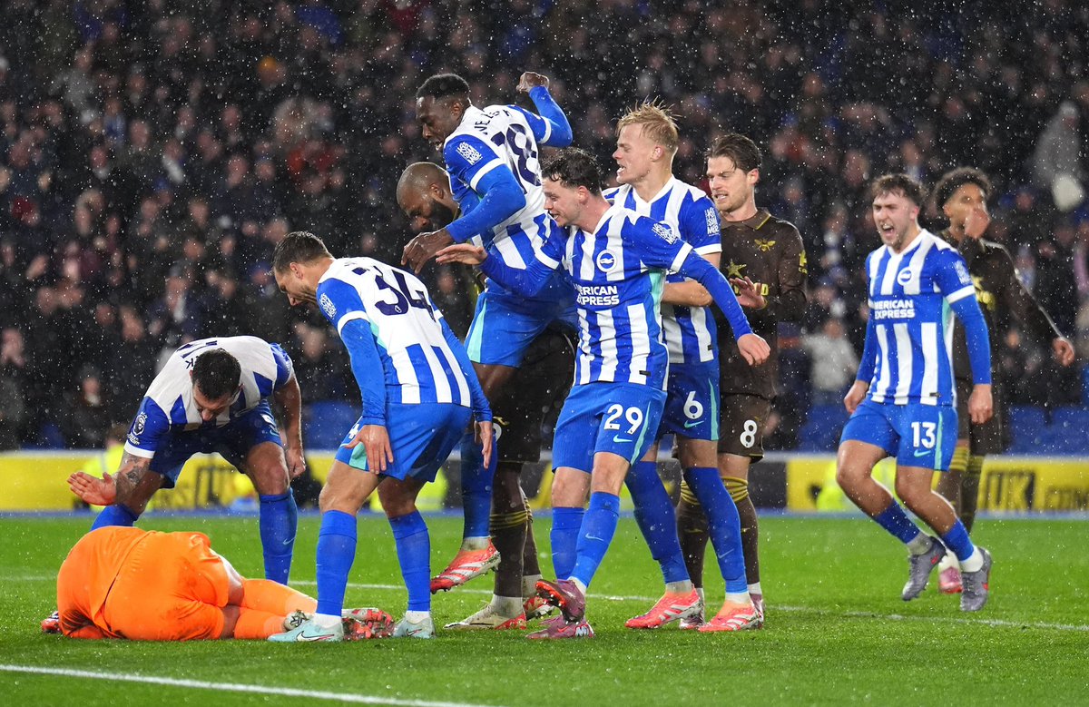 swiftenburg's tweet image. 💙🤍💙🤍💙🤍