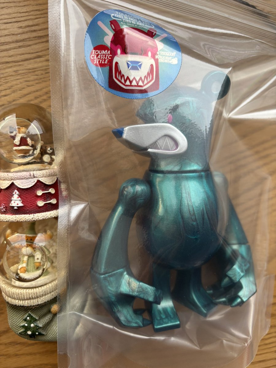 TOUMAさんのナックルベア34thカラー、ひょっとしてクリスマスツリーと