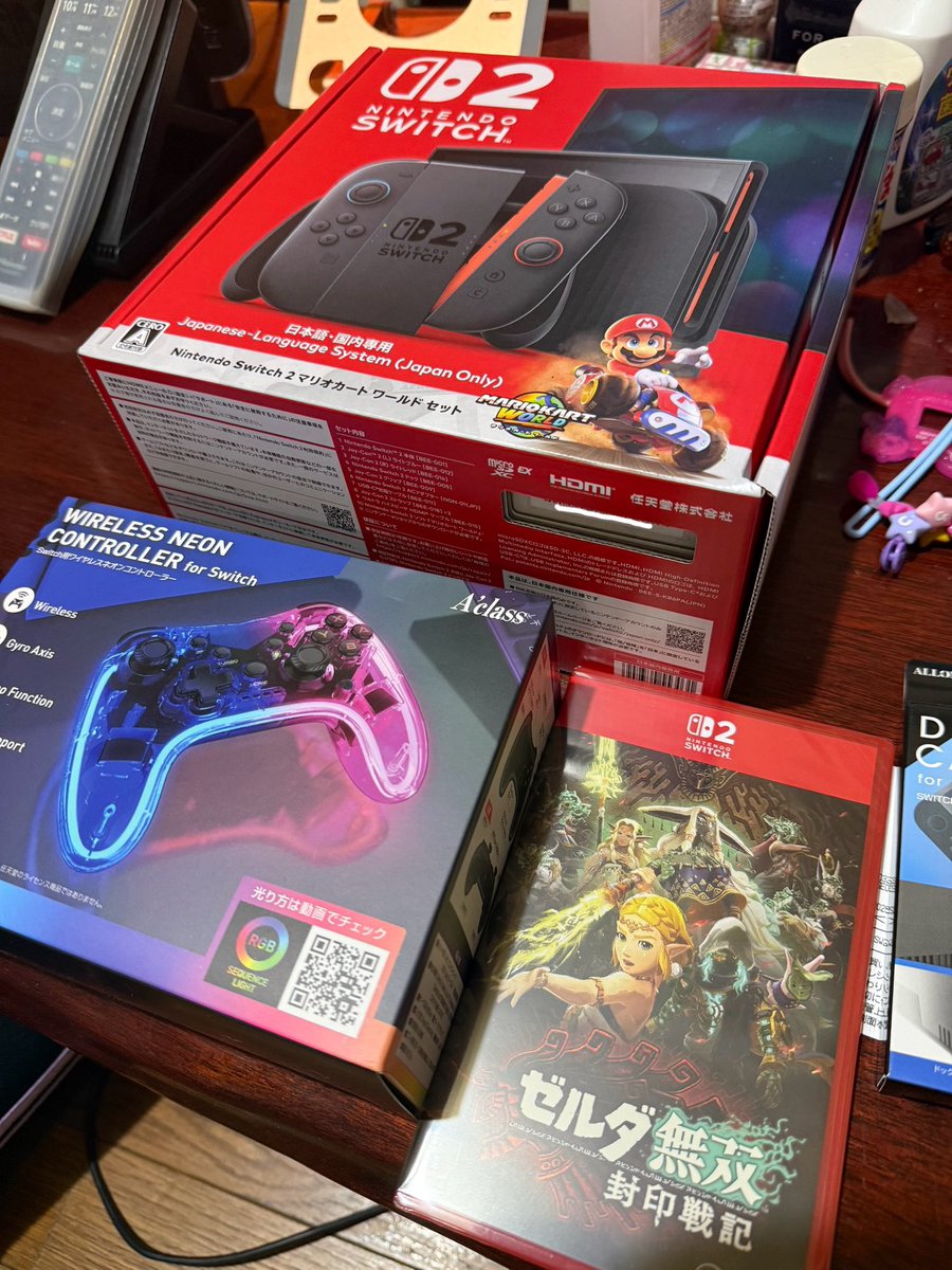 blackxroze's tweet photo. もう1週間前だけど、誕生日プレゼントにSwitch2買ってもろた！

やっぱり全然画質違うし、画面もデカすぎるー！

毎日無双楽しんどります！

まじありがとうなのよ！

これからどんどん欲しいソフト出るからやりまくるのよ🩷

#switch2
#ゼルダ無双封印戦記
#マリオカートワールド https://t.co/KdKFzCxphA