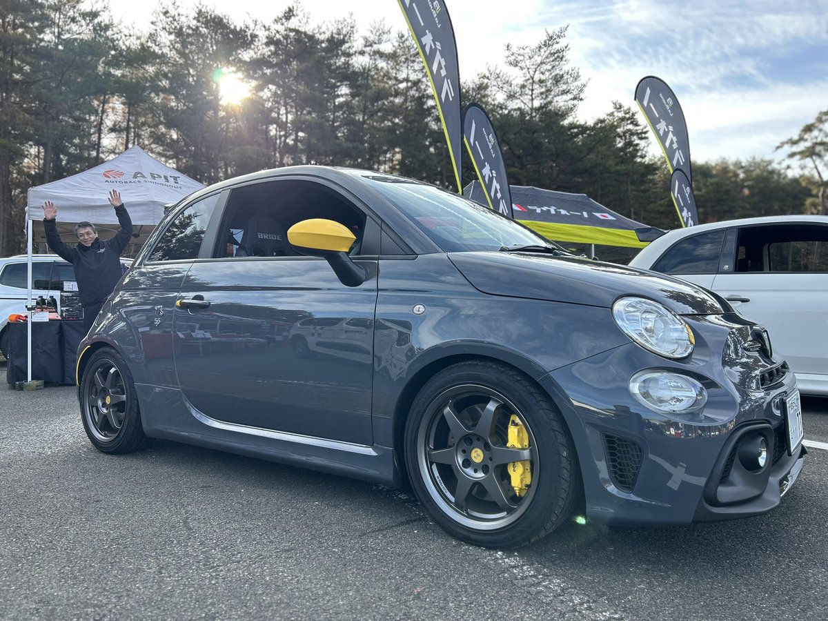 おはようございます😃
クラニィは富士山パーキングで2025 All Japan FIAT&amp;ABARTH500 Meetingに参加🦂
現在設営中です！