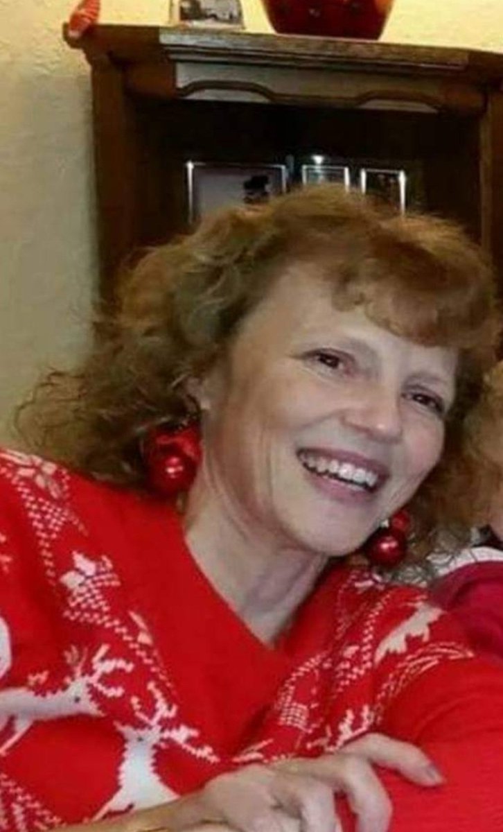 Im finding it so difficult this year. I miss how our christmases used to be. I miss big family gatherings with you there. I miss you being the magic behind absolutely everything. I miss not having the pressure of christmas. 

Most of all, I just miss you.