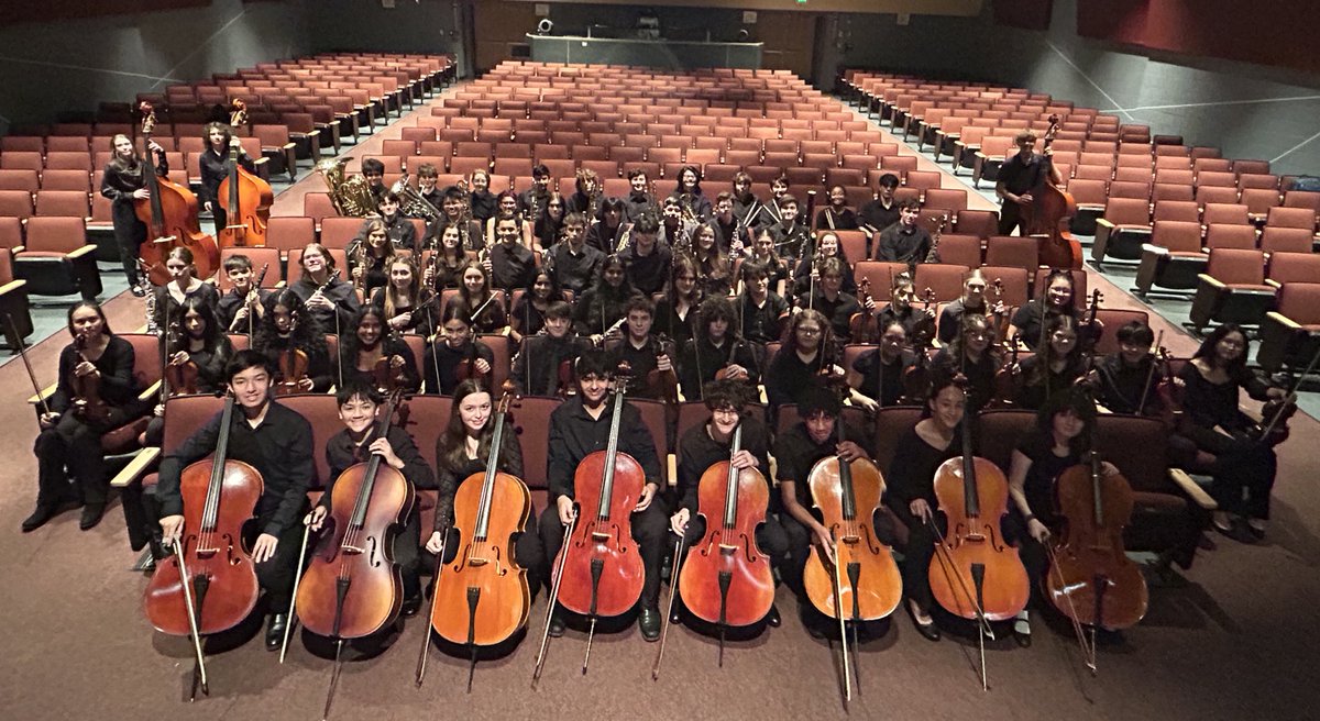 Emily Kluga tweet media