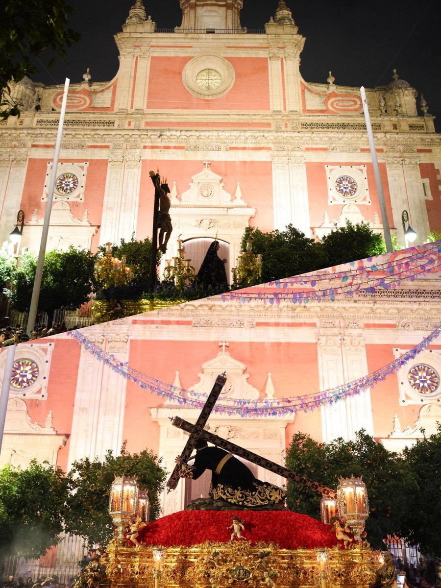 Menudo regalo nos has hecho Señor, 
Noviembre en Sevilla

📷<a href="/fransantiph/">Fran Santiago</a> <a href="/fcojborge/">Fco José Borge</a>
#150LasPenas #450AñosMuseo 
#TDSCofrade #Sevilla