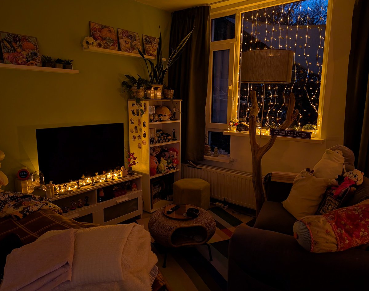 Cozymaxxing!! Who's up for tea &amp; deep conversation?? ☕ 🌙