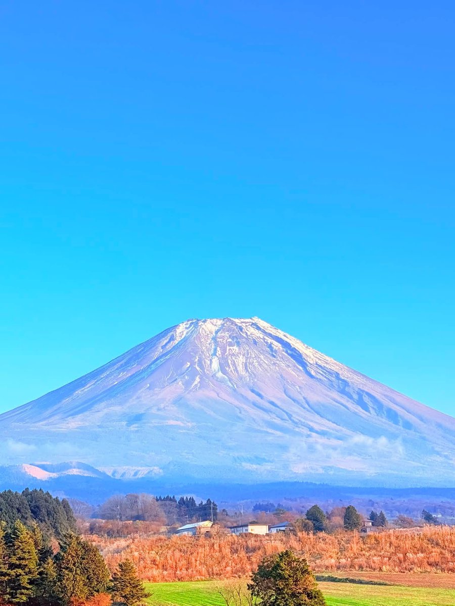 皆さん、おはようございます😸
今日も✨よろしくお願いします
こちらは☁️空です
良い休日をお過ごし下さい👋