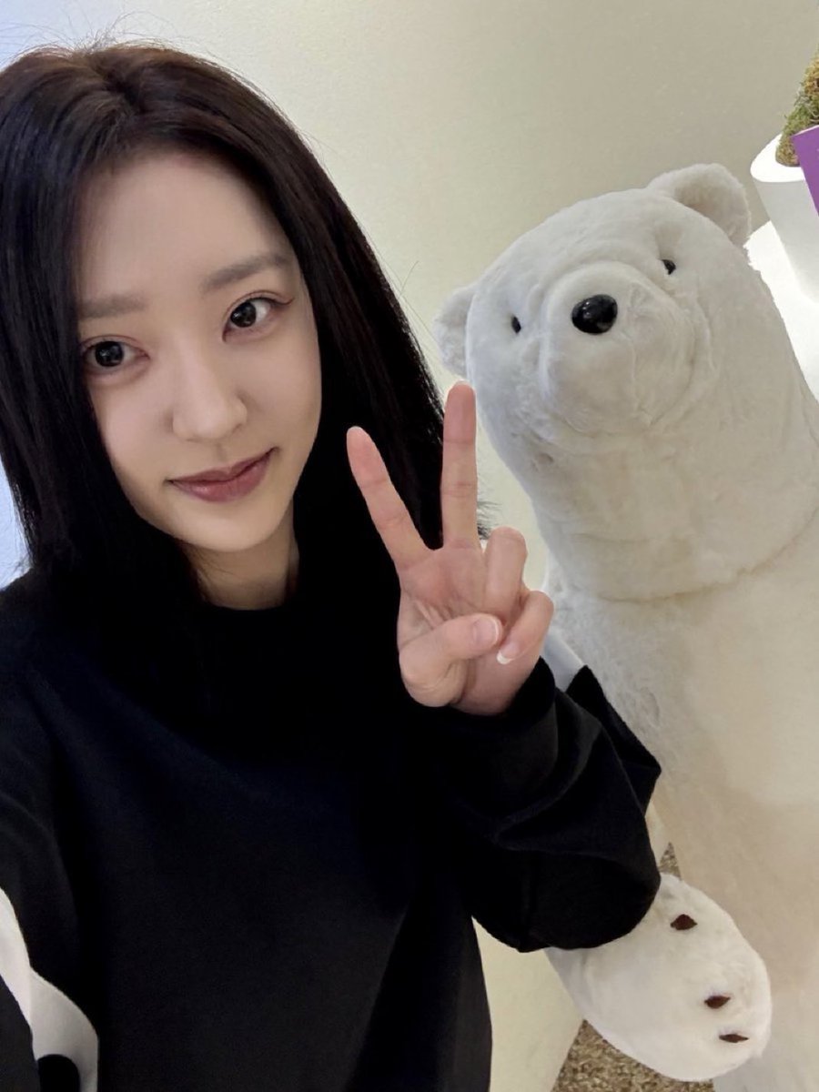 HwiseoFrance's tweet image. _ 🫧 𓄵 211125 BUBBLE 

🦭 a partagé une photo sur 🫧

#HWISEO #JOHWIHYEON #휘서 #조휘현 #H1KEY #하이키