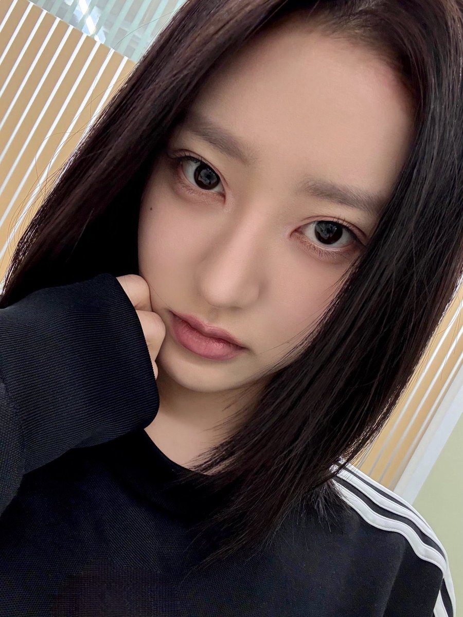 HwiseoFrance's tweet image. _ 🫧 𓄵 221125 BUBBLE 

🦭 a partagé une photo sur 🫧

#HWISEO #JOHWIHYEON #휘서 #조휘현 #H1KEY #하이키