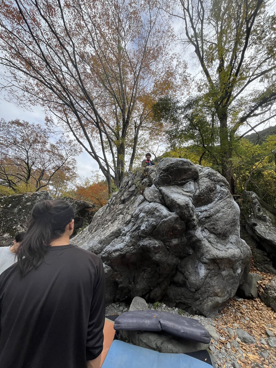赤や黄色に彩られた秋の御岳でのクライミングは最高です🍁

#農大ボルダリングサークル #TUACs