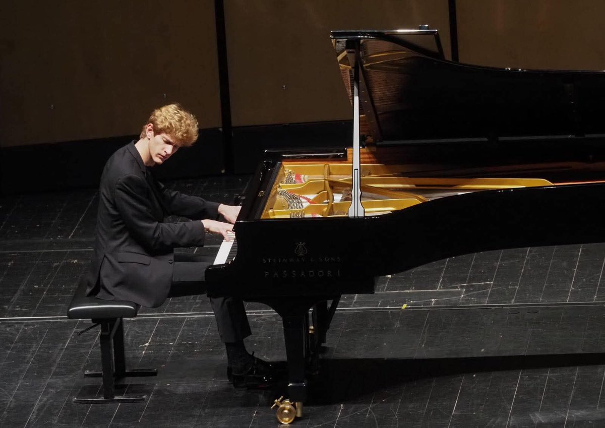 OperaLibera's tweet image. Un viaggio musicale tra preludi e poesia interpretativa… @janlisiecki incanta il pubblico con una narrazione sonora intensa #teatrocomunalevicenza
Ecco la nostra recensione.

operalibera.net/wp/2025/11/14/…