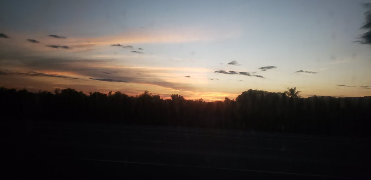 AngelRCasado's tweet image. Así esta el país de tenebroso, hasta los bellos atardeceres están escasos.
#conelpldseviviamejor #QuevuelvaelPLD