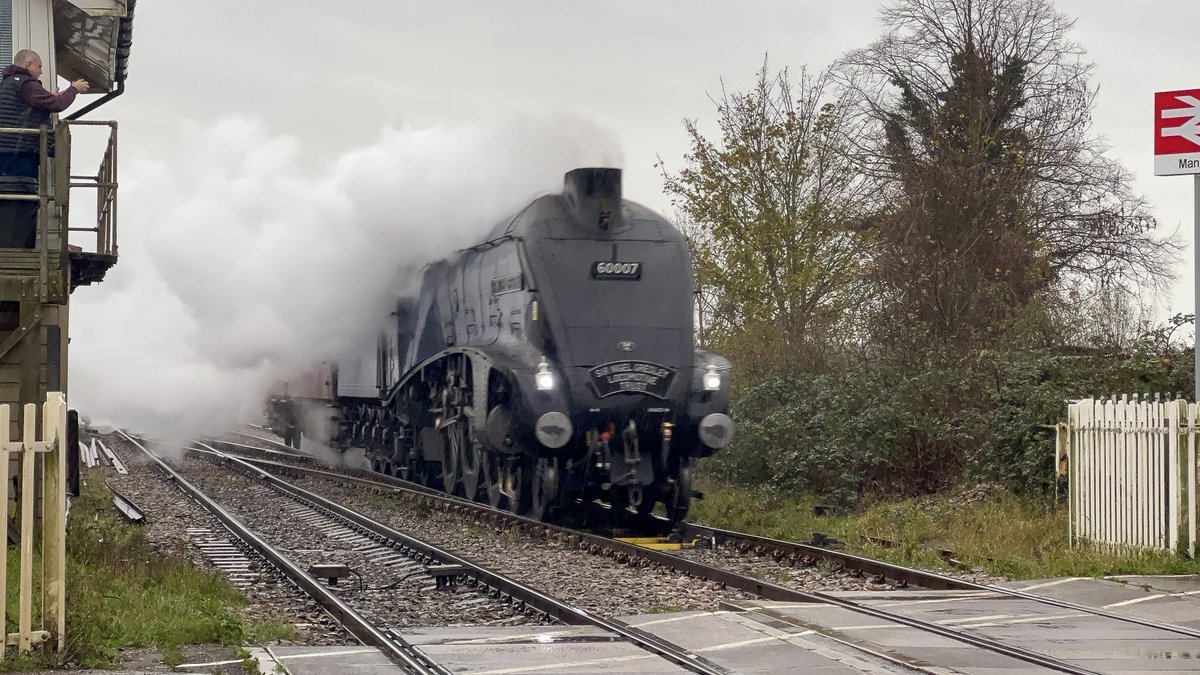 GeorgeBeany978's tweet photo. A very very wet and cold November Saturday and what do I do, sit in a warm home..... no!

Today I headed out to Manea on the Hereward Line (Ely to Peterborough) to see LNER A4 60007 'Sir Nigel Gresley' perform a turning move before heading home. Also other bits seen there too! https://t.co/FkMolNShon