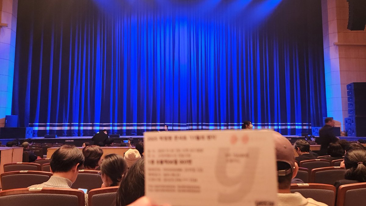 na6004's tweet photo. #박정현콘서트 #11월의편지
드디어 <눈물빛글씨>ㅜㅜ 진짜너무좋았다...
가사며 감정이며 끝에 마무리까지...
앞으로 자주 불러주세요...!!
<꿈에> 진짜 웅장함 미침ㅜㅜ
그리고 진짜 앵콜이 하이라이트였는데 
입이 떡 벌어졌다 <plastic flower>랑 <바람에 지는 꽃>!!! 너무 좋았다... https://t.co/LTrCaOFsjg