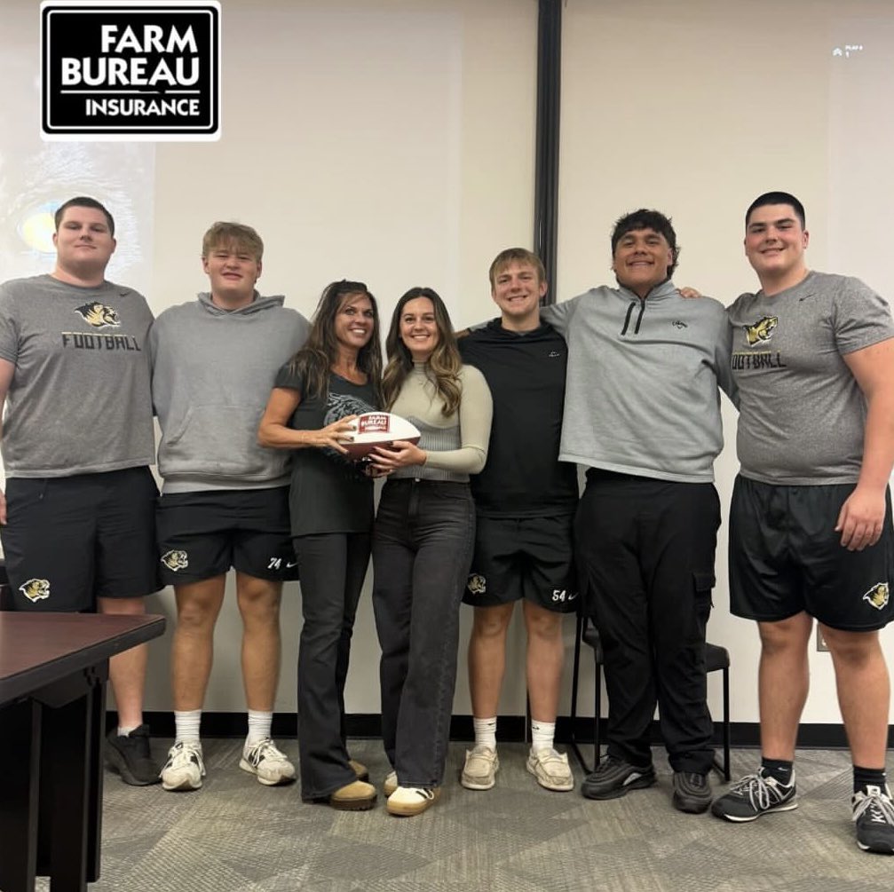 After our game last week against Bentonville west the o-line as a whole received the player of the week award! Proud of the guys I play with! <a href="/CoachGrig_NCSA/">Coach Grignon</a> <a href="/CoachJGrant/">Jody Grant</a>