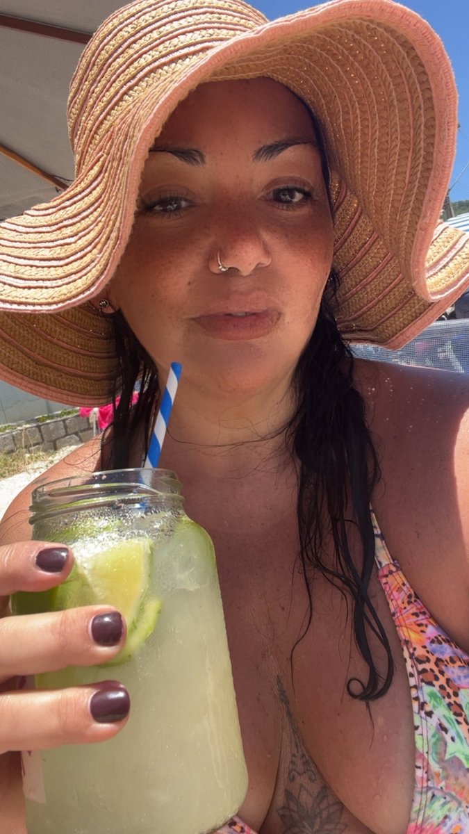 SolPassucci's tweet image. Estando donde quiero vivir siempre ….  🇧🇷🇧🇷💚💛