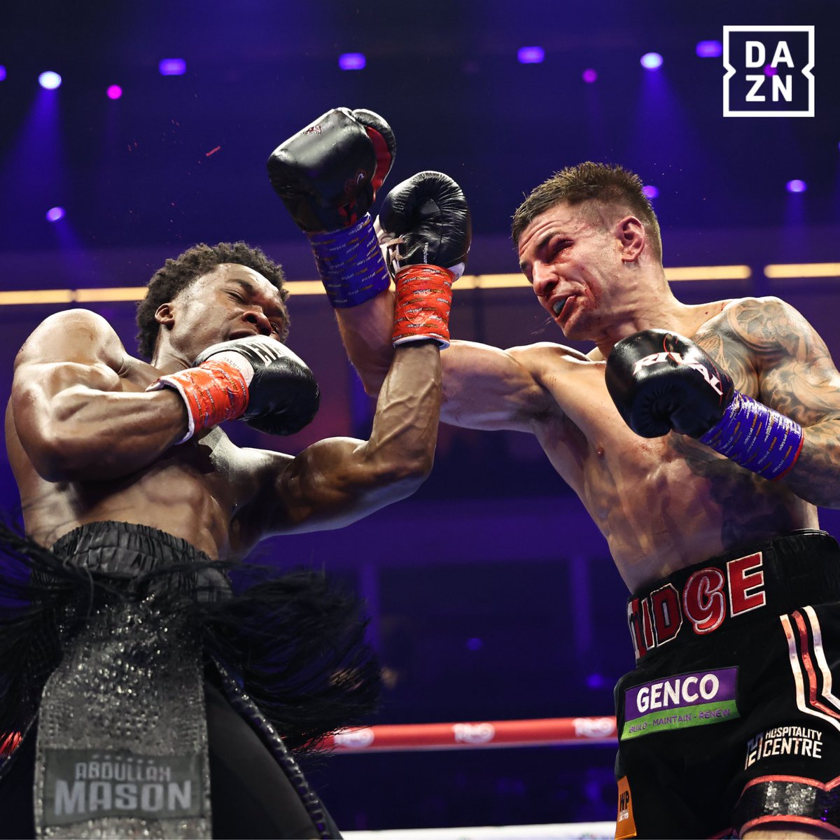 DAZNBoxing's tweet photo. THIS FIGHT!!! 🔥🔥🔥

🎟️ Buy RING IV NOW HERE --> https://t.co/FoiaUucI53

#RingIV | Live Now | Exclusively on DAZN | @RingMagazine https://t.co/EBGtX9C6Ga