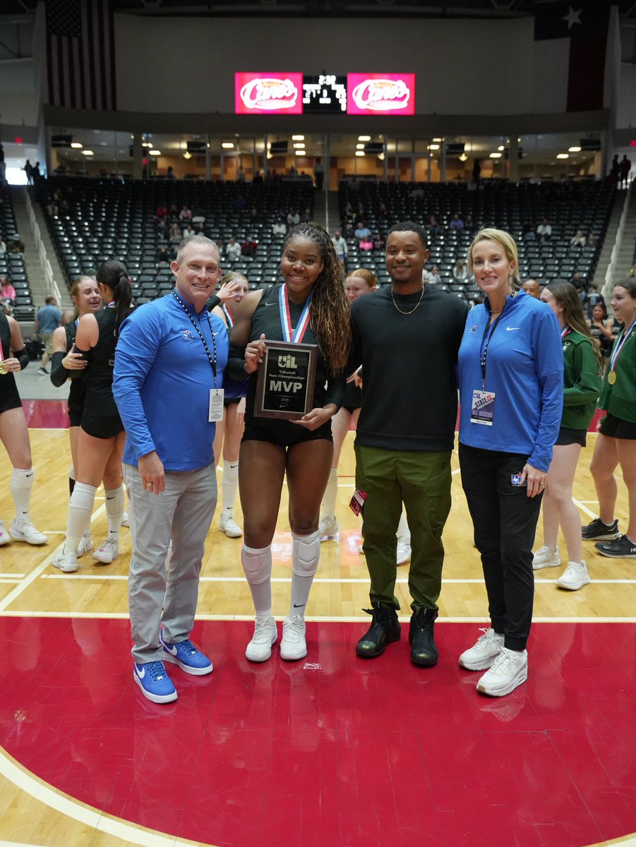 uiltexas's tweet image. Joy Udoye (@cphsvb2018) ended her high school career with 13 kills, 7 digs, and 2 blocks to capture the @Nike 5A-D2 MVP honors 💪