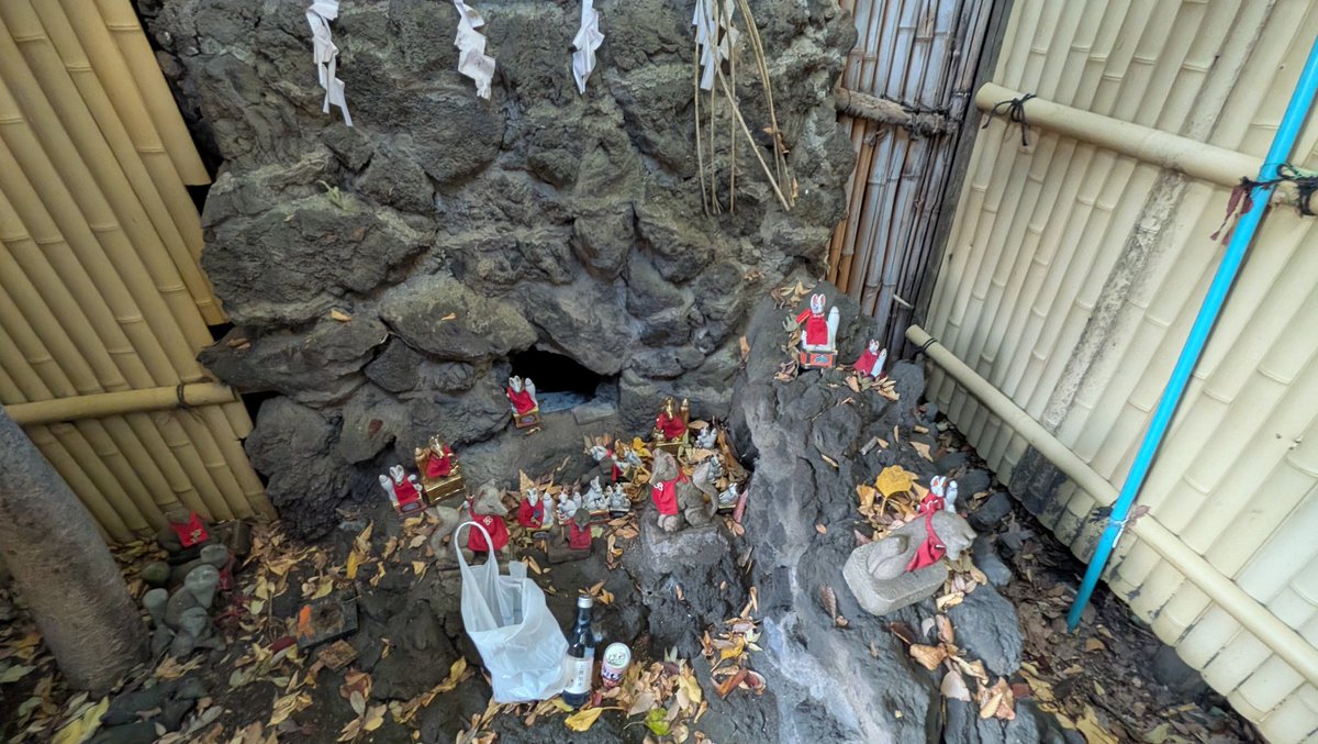 linesword's tweet photo. 昨日、玉姫稲荷神社と口入稲荷神社さんにお詣りに行ってきました。なお、11月22日と23日は靴のめぐみ市が行われています。#靴のめぐみ市 #玉姫稲荷神社 #口入稲荷神社 #山谷 #AREA38 https://t.co/l0bsynWcRr