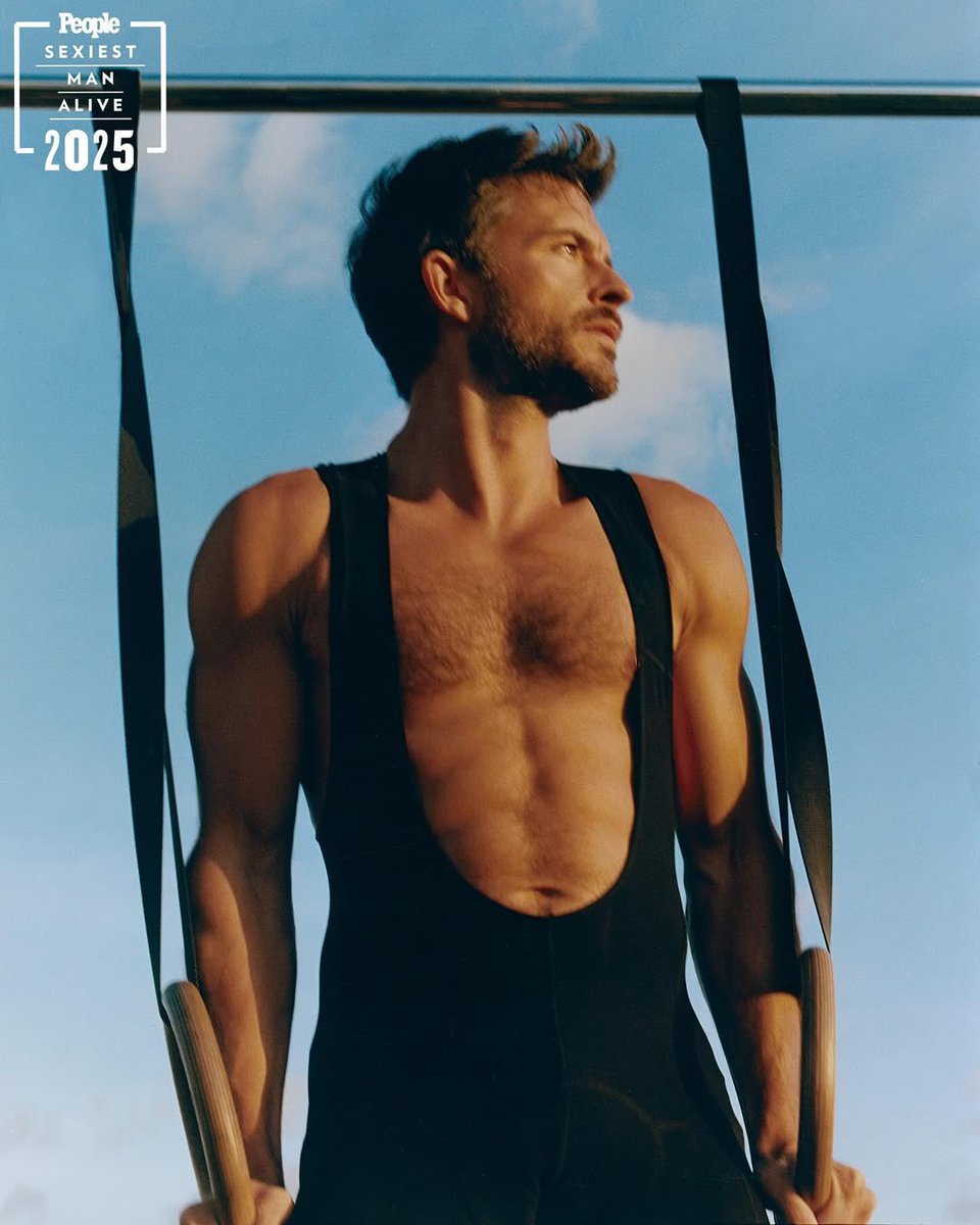 Jonathan Bailey Hourly (@jbaileyhourly) on Twitter photo 